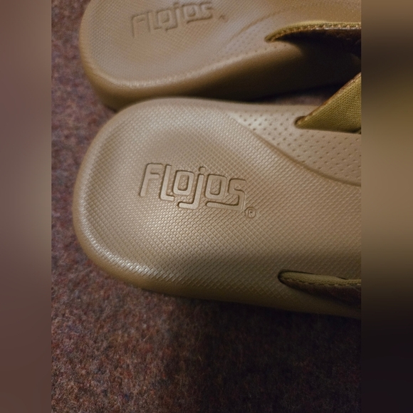 NWOT Women's Flojos Flip Flops Size 10 - Picture 4 of 6